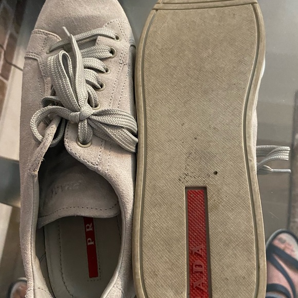 Confortable Prada suede gray shoes - Picture 5 of 5